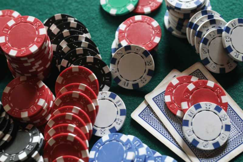 Hướng dẫn cách chơi Flop Turn River trong Poker dễ thắng